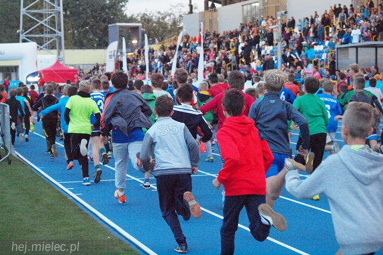 Takiej imprezy w Mielcu jeszcze nie było! Mielec tłumnie biegał!