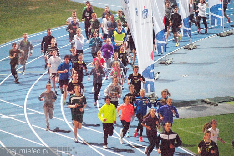 Takiej imprezy w Mielcu jeszcze nie było! Mielec tłumnie biegał!