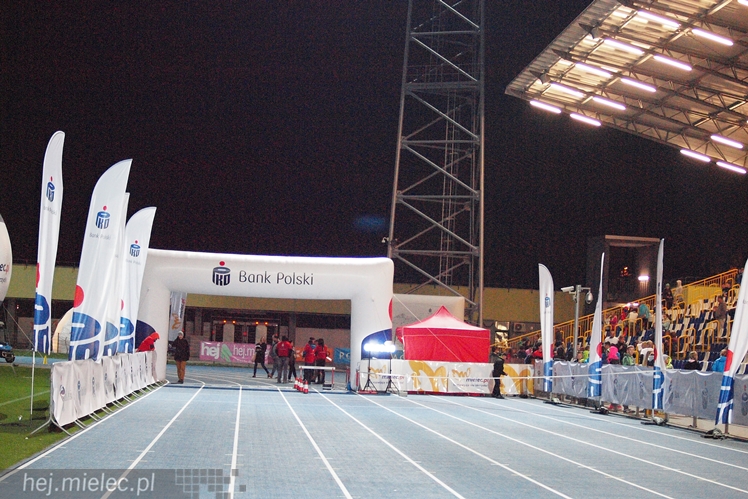 Takiej imprezy w Mielcu jeszcze nie było! Mielec tłumnie biegał!