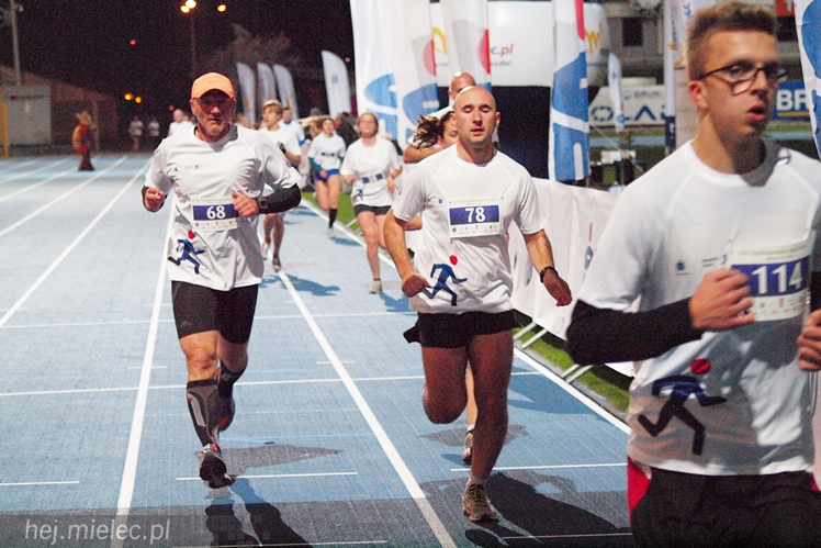 Takiej imprezy w Mielcu jeszcze nie było! Mielec tłumnie biegał!