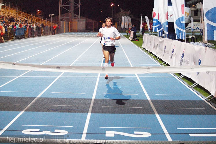 Takiej imprezy w Mielcu jeszcze nie było! Mielec tłumnie biegał!