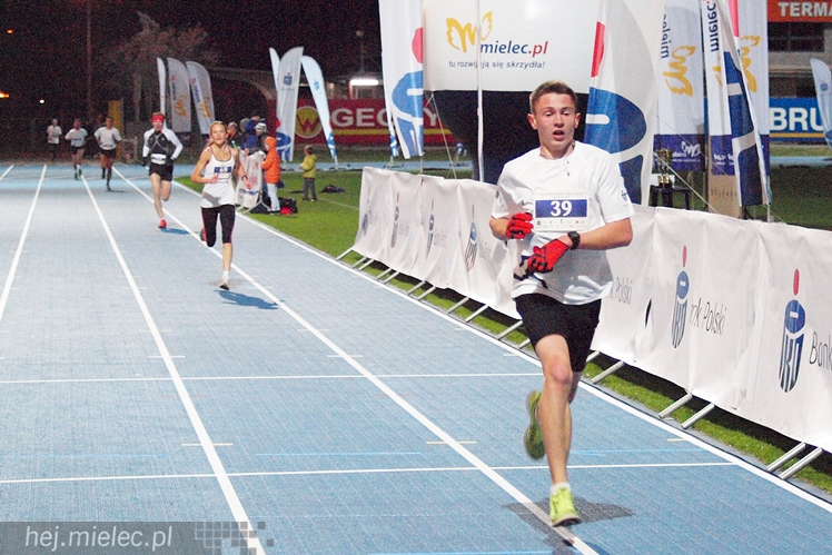 Takiej imprezy w Mielcu jeszcze nie było! Mielec tłumnie biegał!