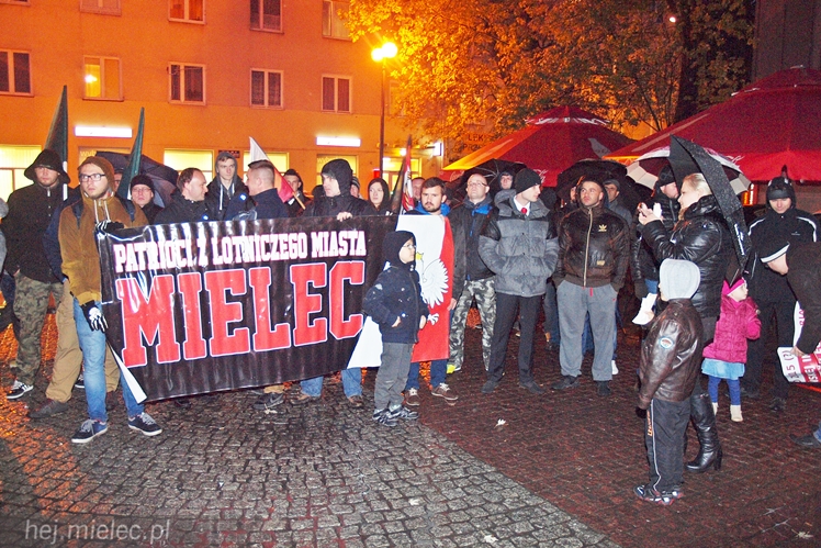 Mielczanie pikietowali przeciw uchodźcom