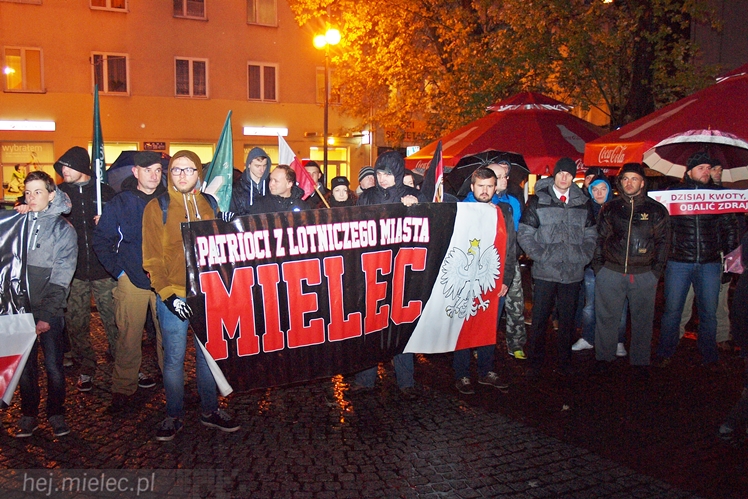 Mielczanie pikietowali przeciw uchodźcom