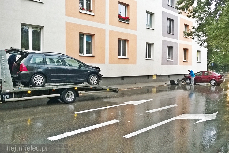 Ślisko na mieleckich drogach, są kolizje