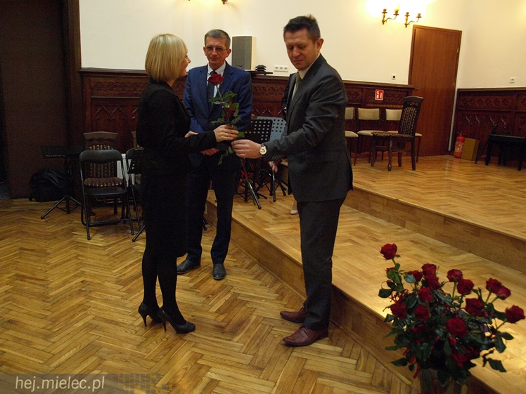 Uroczystość wręczenia nauczycielom nagród starosty powiatu mielckiego