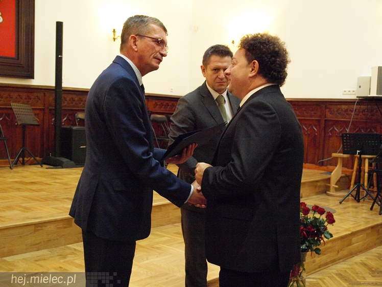 Uroczystość wręczenia nauczycielom nagród starosty powiatu mielckiego