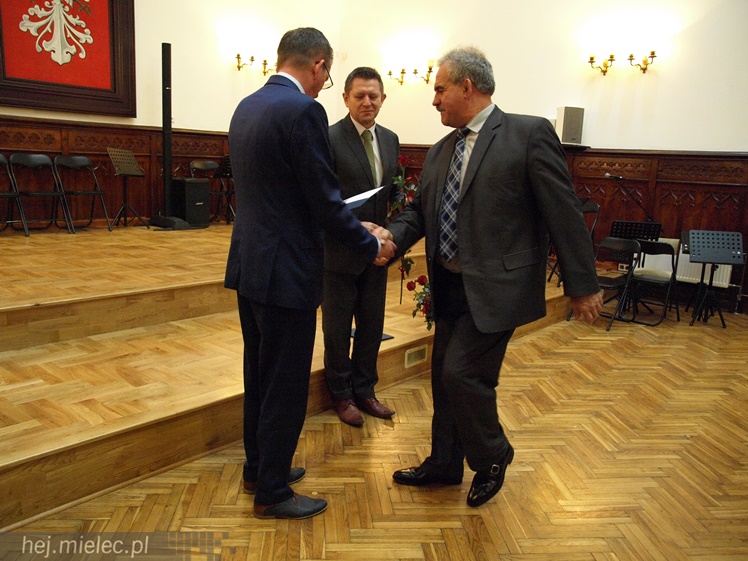 Uroczystość wręczenia nauczycielom nagród starosty powiatu mielckiego