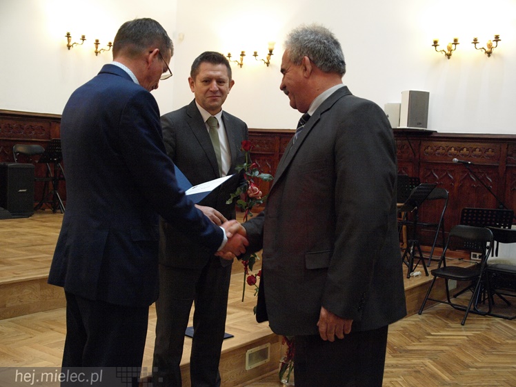 Uroczystość wręczenia nauczycielom nagród starosty powiatu mielckiego