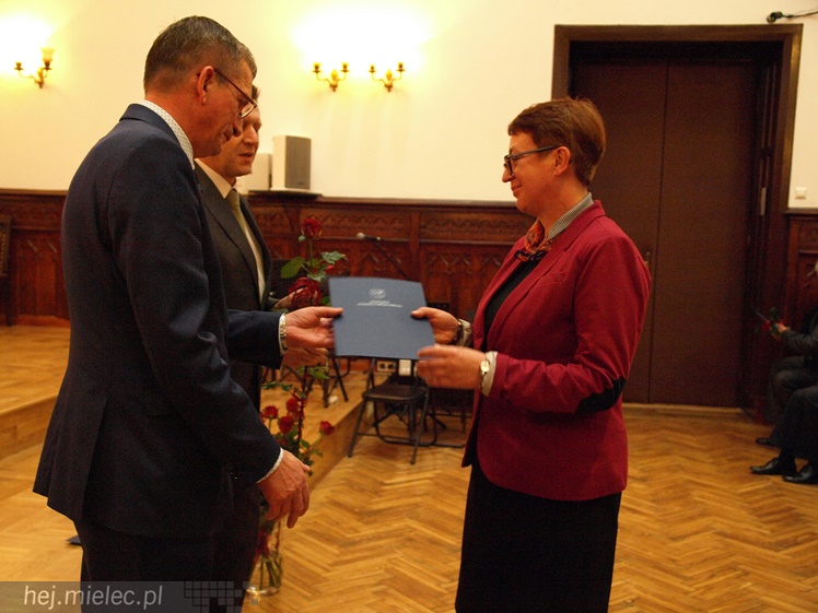 Uroczystość wręczenia nauczycielom nagród starosty powiatu mielckiego