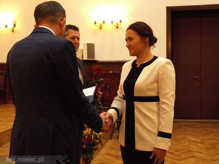 Uroczystość wręczenia nauczycielom nagród starosty powiatu mielckiego