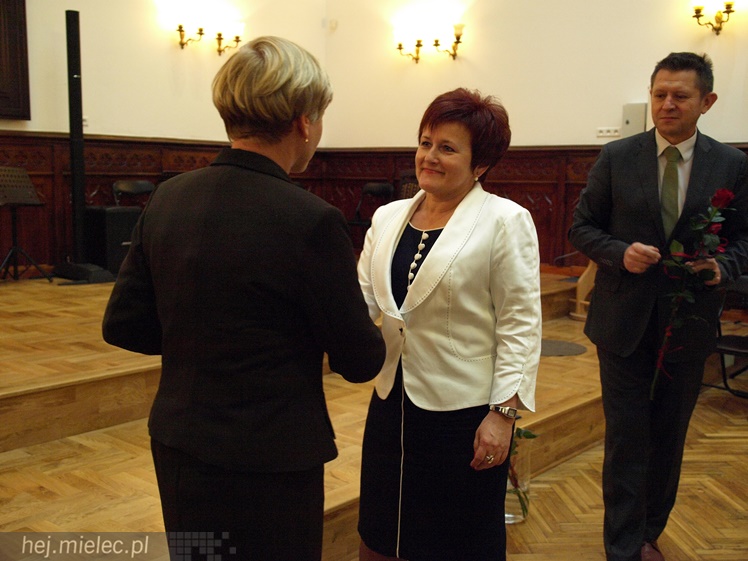 Uroczystość wręczenia nauczycielom nagród starosty powiatu mielckiego