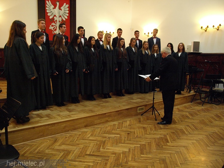 Uroczystość wręczenia nauczycielom nagród starosty powiatu mielckiego