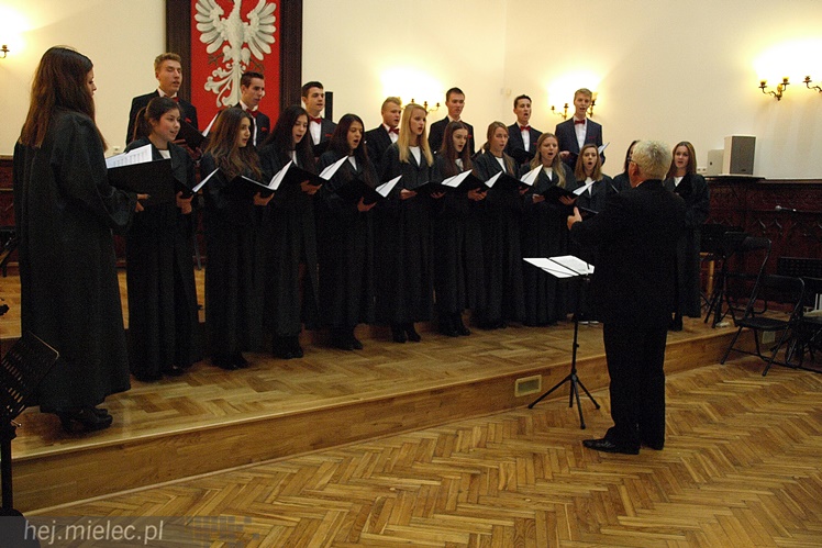 Uroczystość wręczenia nauczycielom nagród starosty powiatu mielckiego