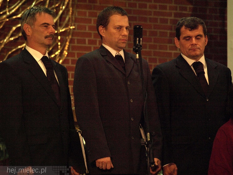 Mieleckie Dni Papieskie: koncert Alicji Majewskiej, Włodzimierza Korcza i Strzyżowskiego Chóru Kameralnego