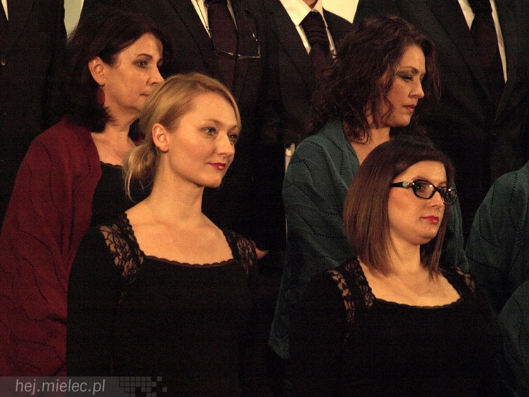 Mieleckie Dni Papieskie: koncert Alicji Majewskiej, Włodzimierza Korcza i Strzyżowskiego Chóru Kameralnego