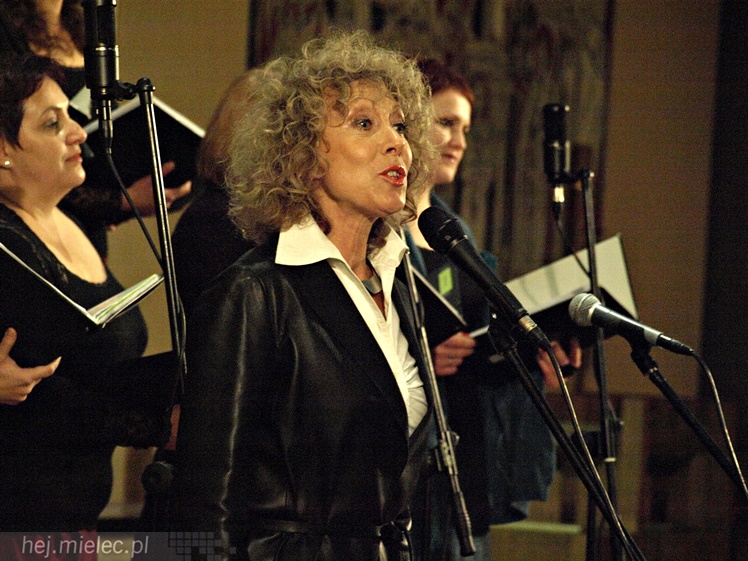 Mieleckie Dni Papieskie: koncert Alicji Majewskiej, Włodzimierza Korcza i Strzyżowskiego Chóru Kameralnego