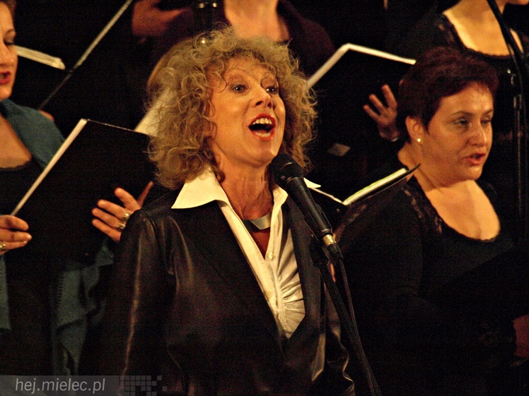 Mieleckie Dni Papieskie: koncert Alicji Majewskiej, Włodzimierza Korcza i Strzyżowskiego Chóru Kameralnego