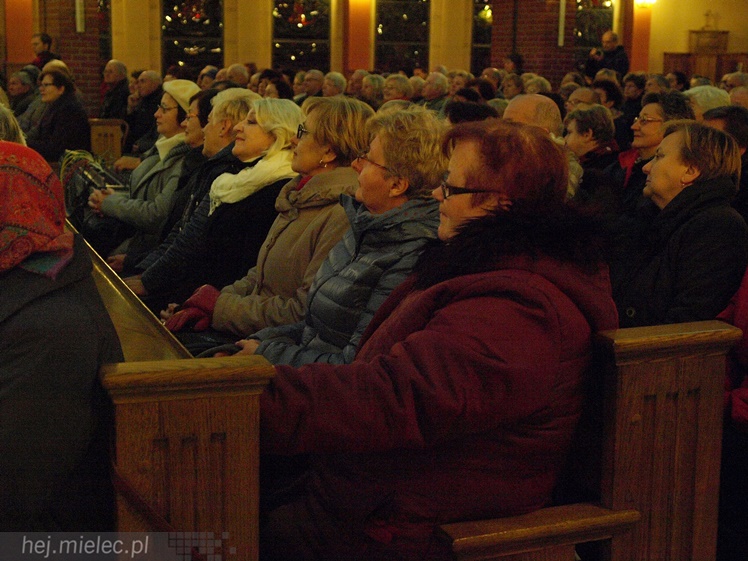 Mieleckie Dni Papieskie: koncert Alicji Majewskiej, Włodzimierza Korcza i Strzyżowskiego Chóru Kameralnego