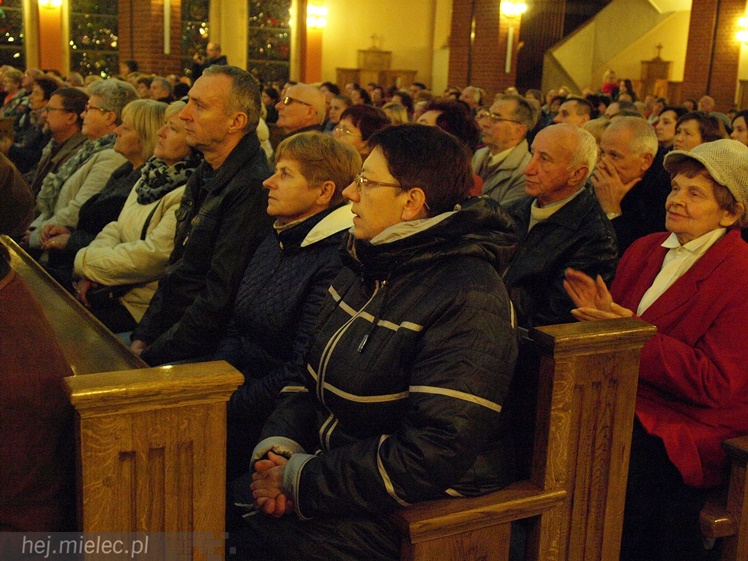 Mieleckie Dni Papieskie: koncert Alicji Majewskiej, Włodzimierza Korcza i Strzyżowskiego Chóru Kameralnego