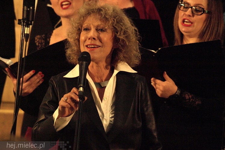 Mieleckie Dni Papieskie: koncert Alicji Majewskiej, Włodzimierza Korcza i Strzyżowskiego Chóru Kameralnego