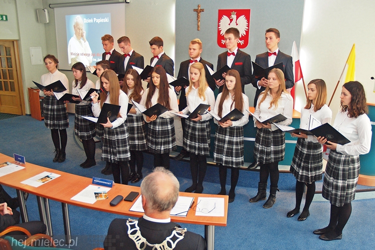 Radni Miejscy spotkali się na papieskiej sesji