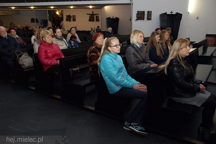 Dni Papieskie: koncert chórów I i II Liceum Ogólnokształcącego