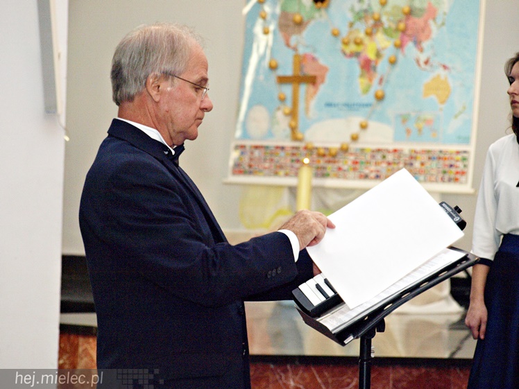 Dni Papieskie: koncert chórów I i II Liceum Ogólnokształcącego