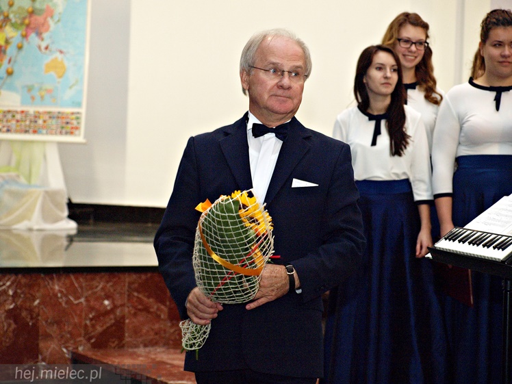 Dni Papieskie: koncert chórów I i II Liceum Ogólnokształcącego