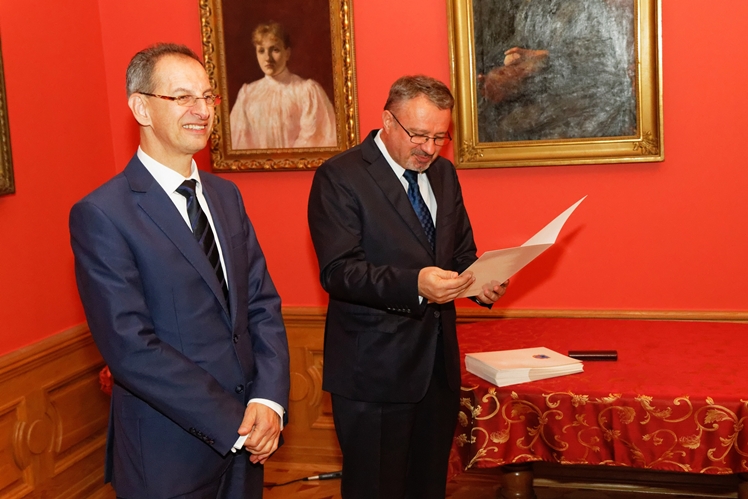 Nauczyciele i wychowawcy z mieleckich szkół nagrodzeni