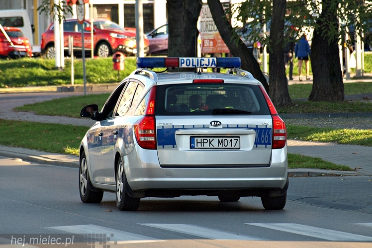 1 listopada na Cmentarzu Parafialnym i Komunalnym w Mielcu