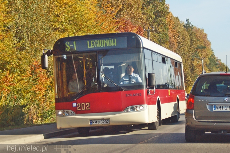 1 listopada na Cmentarzu Parafialnym i Komunalnym w Mielcu