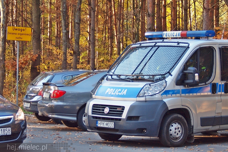 1 listopada na Cmentarzu Parafialnym i Komunalnym w Mielcu