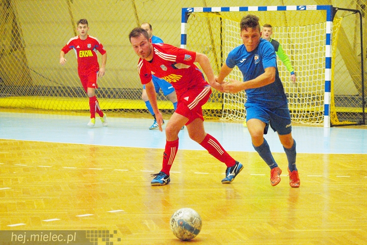 Futsal znaczy emocje. KF Stal punktów nie zdobyła ale zasłużyła na brawa