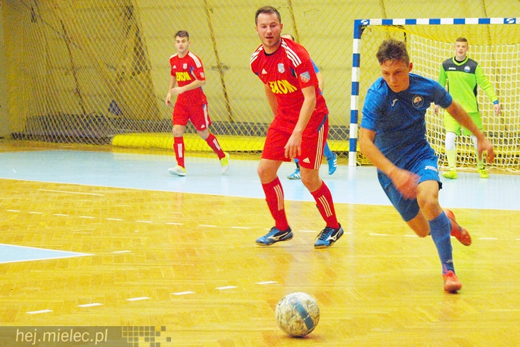 Futsal znaczy emocje. KF Stal punktów nie zdobyła ale zasłużyła na brawa