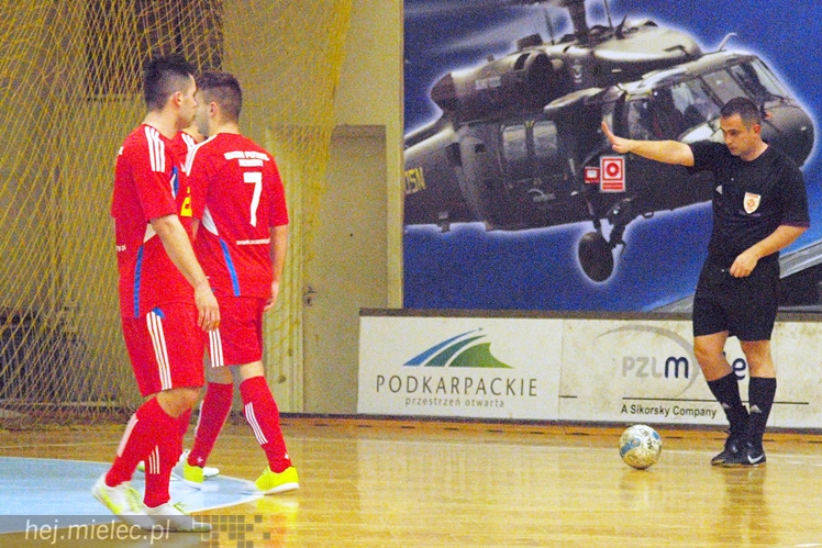 Futsal znaczy emocje. KF Stal punktów nie zdobyła ale zasłużyła na brawa