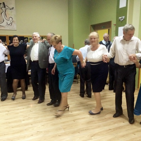 Kluby seniora zabawą taneczną uczciły swoje święto