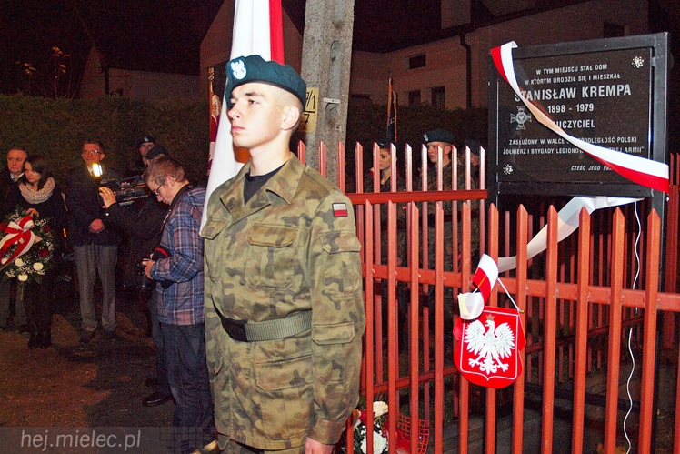 Na Kilińskiego zatrzymaj się przy tablicy przypominającej o Stanisławie Krempie