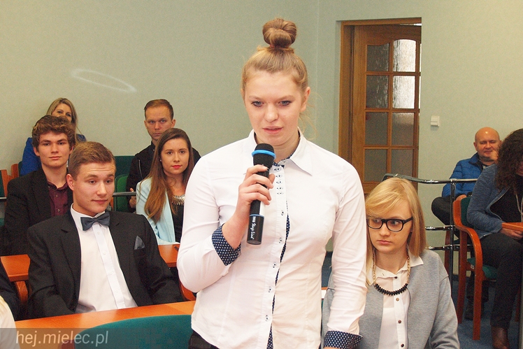 Pierwsze spotkanie Młodzieżowej Rady Miejskiej w stylu ?poznajmy się?