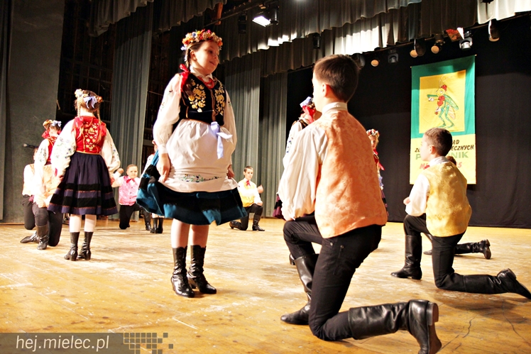 XIV Przegląd Zespołów Tanecznych PASIKONIK 2015. Dzień 1