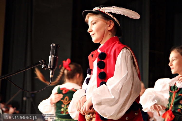 XIV Przegląd Zespołów Tanecznych PASIKONIK 2015. Dzień 1