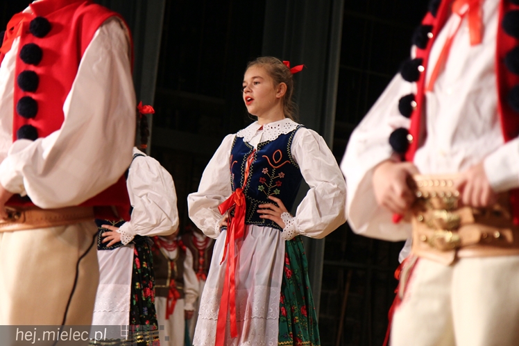 XIV Przegląd Zespołów Tanecznych PASIKONIK 2015. Dzień 1