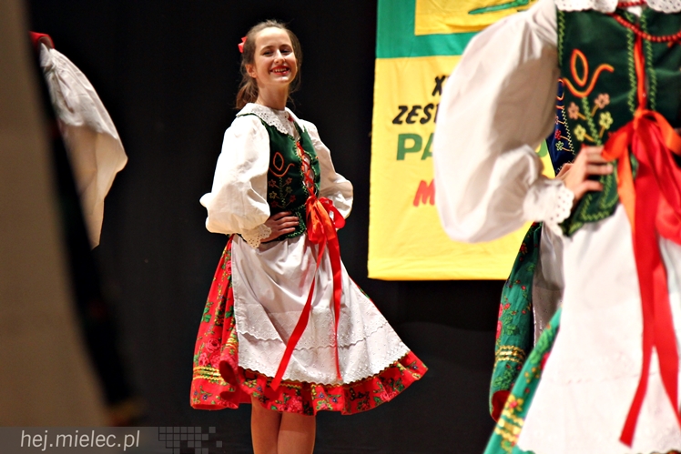 XIV Przegląd Zespołów Tanecznych PASIKONIK 2015. Dzień 1