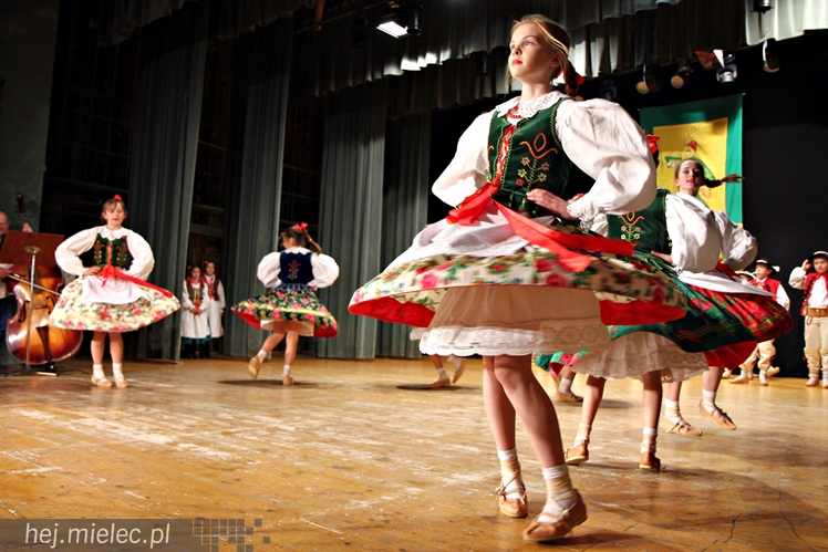 XIV Przegląd Zespołów Tanecznych PASIKONIK 2015. Dzień 1