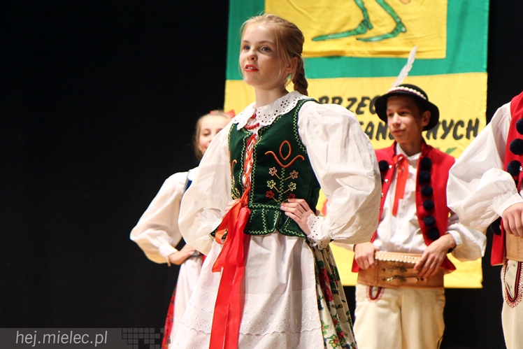 XIV Przegląd Zespołów Tanecznych PASIKONIK 2015. Dzień 1