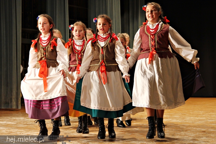 XIV Przegląd Zespołów Tanecznych PASIKONIK 2015. Dzień 1