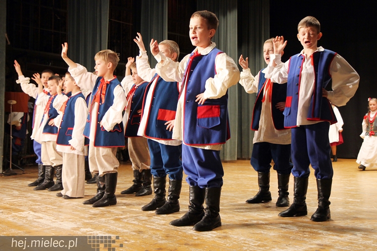 XIV Przegląd Zespołów Tanecznych PASIKONIK 2015. Dzień 1