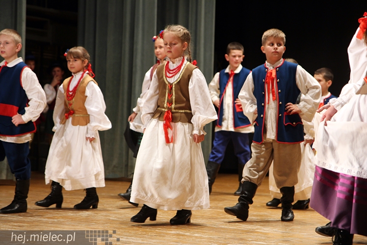 XIV Przegląd Zespołów Tanecznych PASIKONIK 2015. Dzień 1
