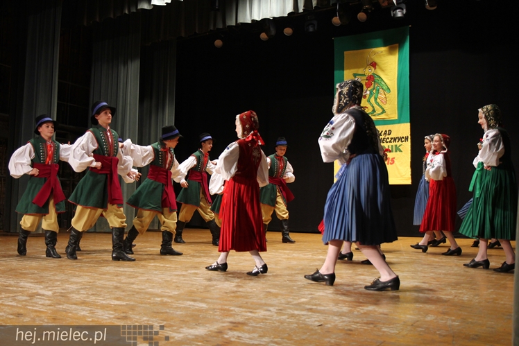 XIV Przegląd Zespołów Tanecznych PASIKONIK 2015. Dzień 1