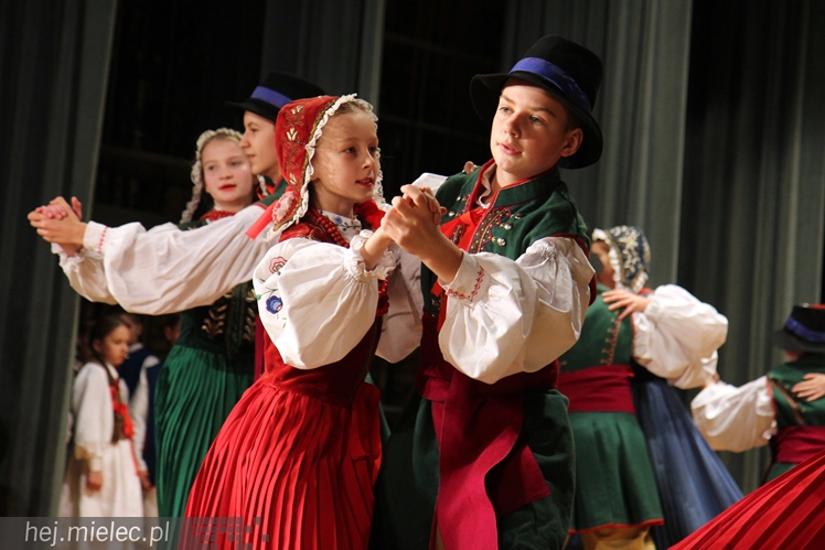 XIV Przegląd Zespołów Tanecznych PASIKONIK 2015. Dzień 1